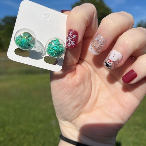 Buy now NEW - Chic Gold-Tone Stud Earrings - Picture 2 of 2